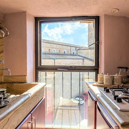 Torre Salvucci Maggiore Medieval Tower Experience Apartment *