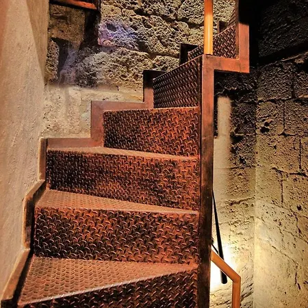 Torre Salvucci Maggiore Medieval Tower Experience Apartment *